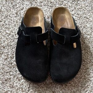 Birkenstock Boston Suede Leather Black
Sz EU 40 / US 9-9.5 Soft Footbed